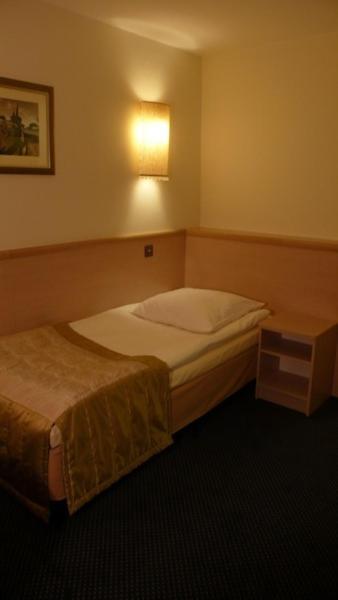 Hôtel Via Appia à Raszyn Chambre photo